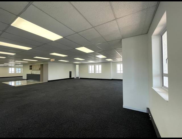 377M² OFFICE TO LET IN BRYANSTON